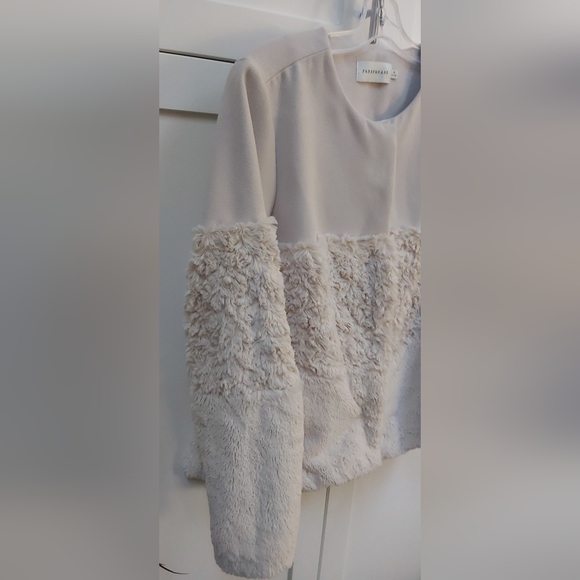 Paraphrase faux fur jacket - Picture 6 of 8